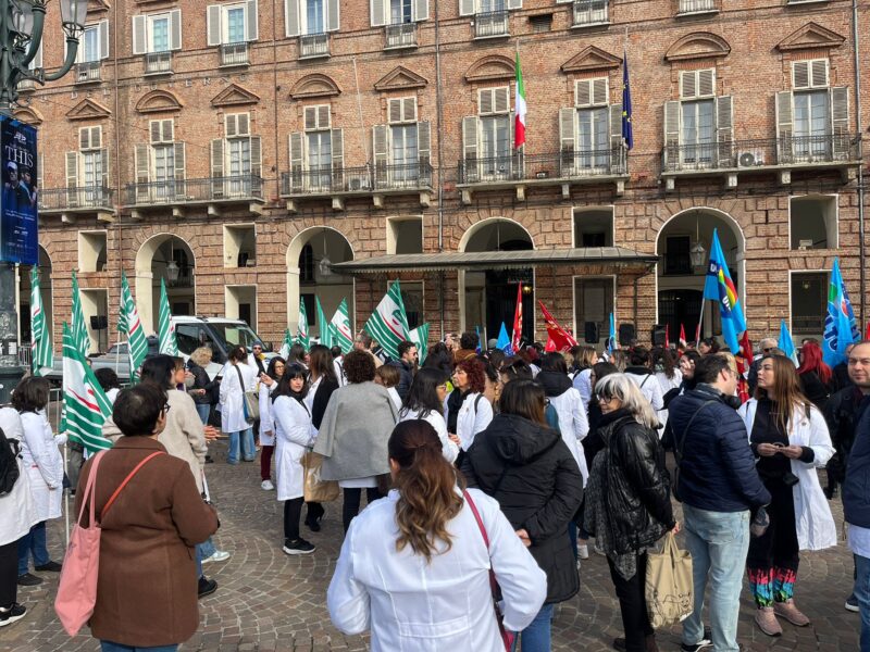Il presidio dei farmacisti il 6 novembre in piazza Castello
