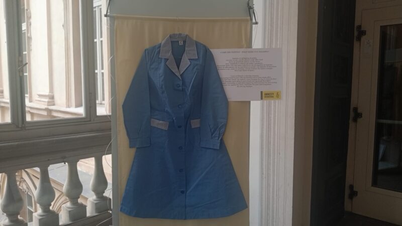 "Com'eri vestita?": la mostra ribalta gli stereotipi della violenza di genere